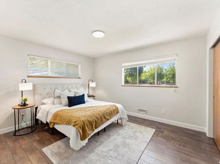 6001 S Land Park Dr, Sacramento, CA 95822 Photo