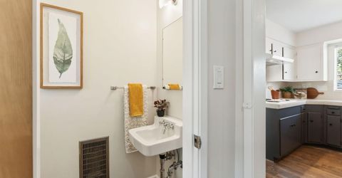 6001 S Land Park Dr, Sacramento, CA 95822 Photo