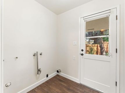 6001 S Land Park Dr, Sacramento, CA 95822 Photo