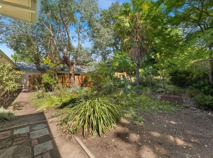 6001 S Land Park Dr, Sacramento, CA 95822 Photo