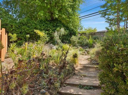 6001 S Land Park Dr, Sacramento, CA 95822 Photo