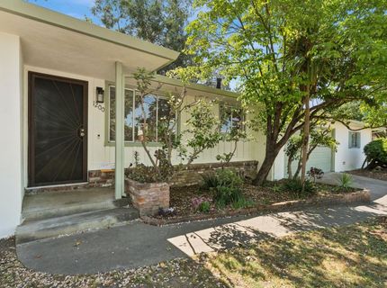 6001 S Land Park Dr, Sacramento, CA 95822 Photo