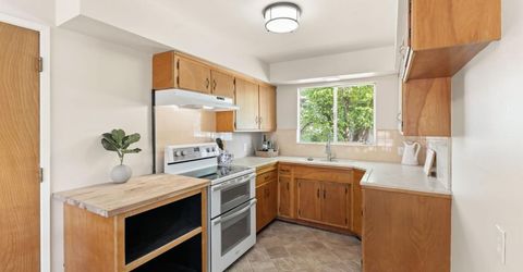 6001 S Land Park Dr, Sacramento, CA 95822 Photo