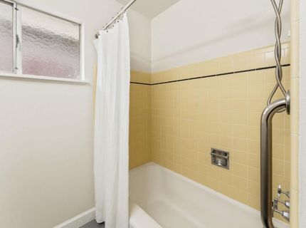 6001 S Land Park Dr, Sacramento, CA 95822 Photo