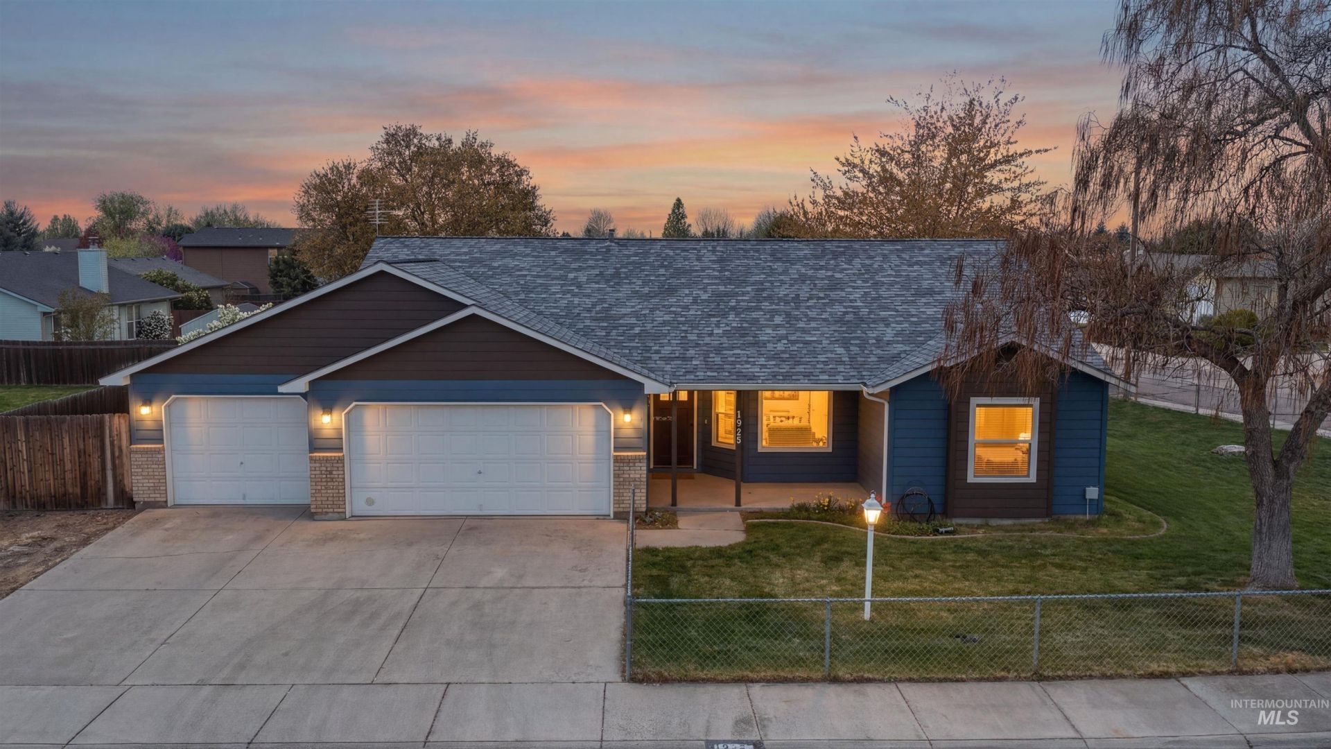 1925 N Hillmont Ave, Meridian, ID 83646 Main Photo