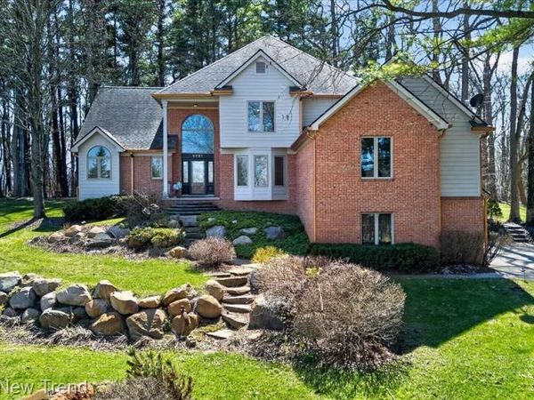 5721 Coralwood Court, Commerce Twp, MI 48382