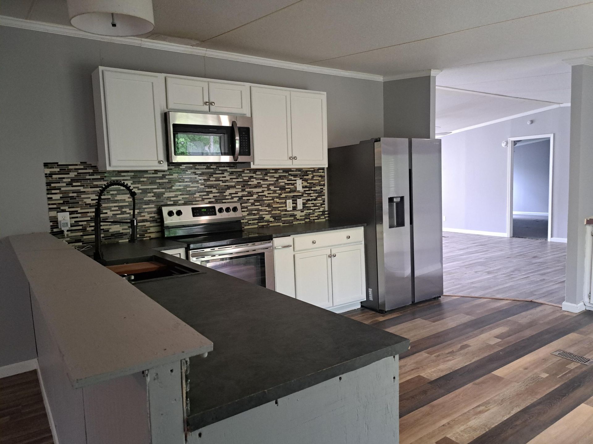 188 Hilliard Boulevard Photo 5