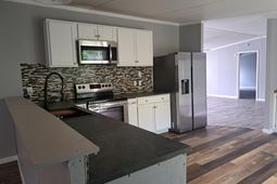 188 Hilliard Boulevard photo 4