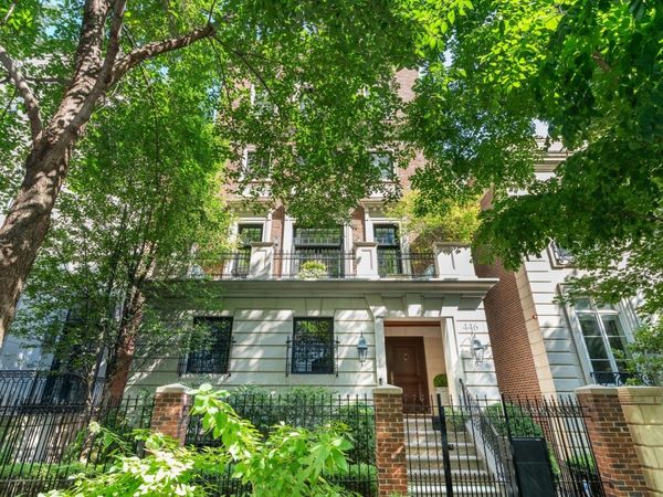 446 W Huron Street, Chicago, IL 60654