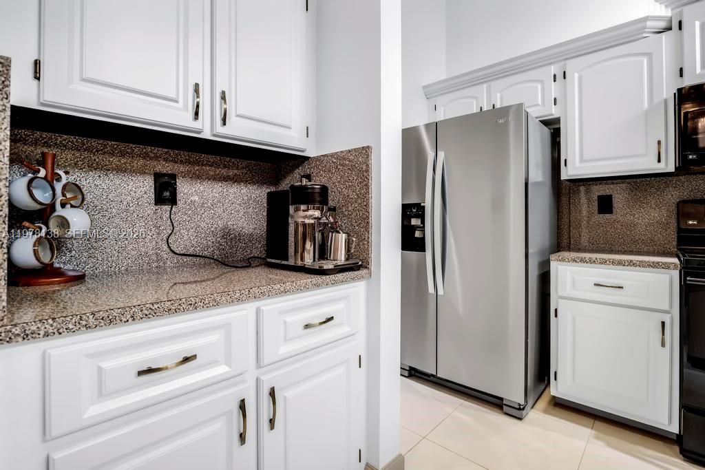 529 Lakeside Cir, Sunrise, FL 33326 Photo