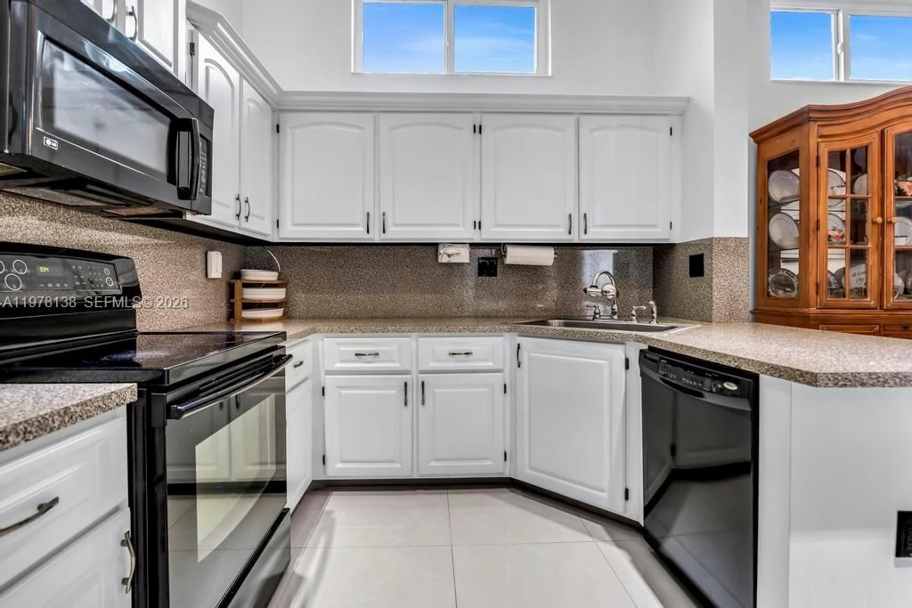 529 Lakeside Cir, Sunrise, FL 33326 Photo