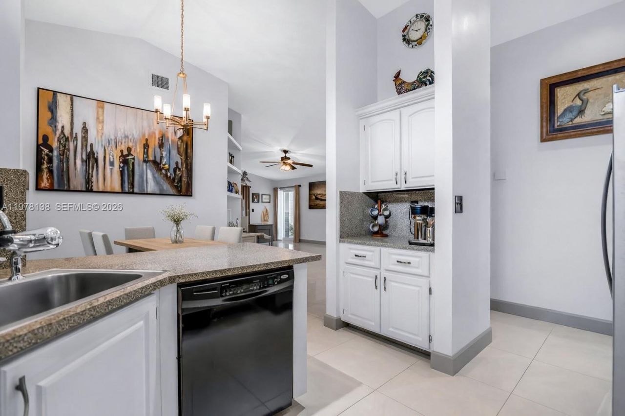 529 Lakeside Cir, Sunrise, FL 33326 Photo