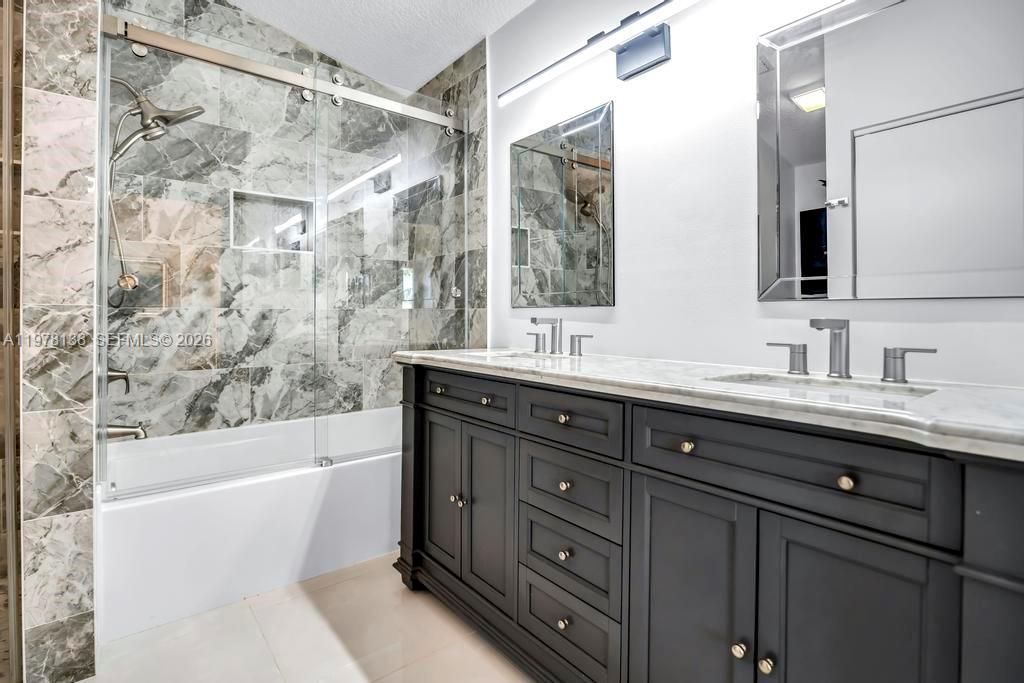 529 Lakeside Cir, Sunrise, FL 33326 Photo