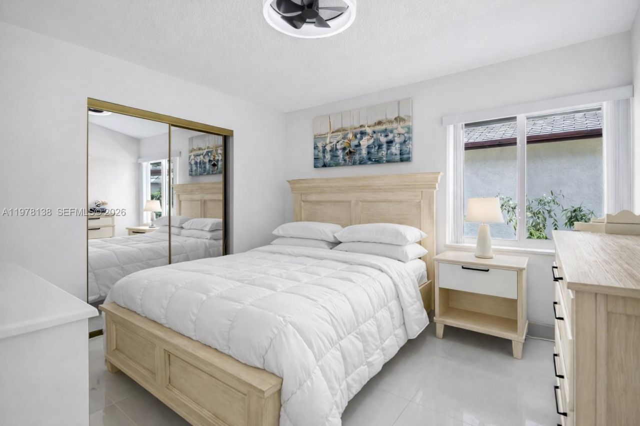 529 Lakeside Cir, Sunrise, FL 33326 Photo