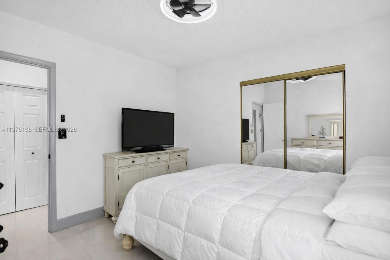 529 Lakeside Cir, Sunrise, FL 33326 Photo