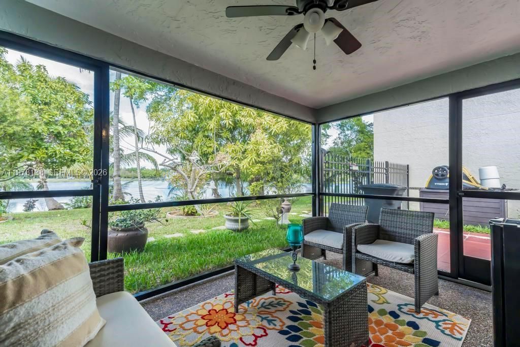 529 Lakeside Cir, Sunrise, FL 33326 Photo