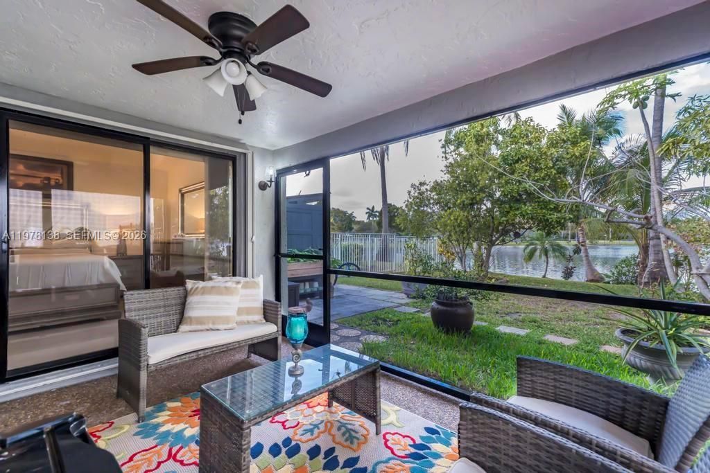 529 Lakeside Cir, Sunrise, FL 33326 Photo