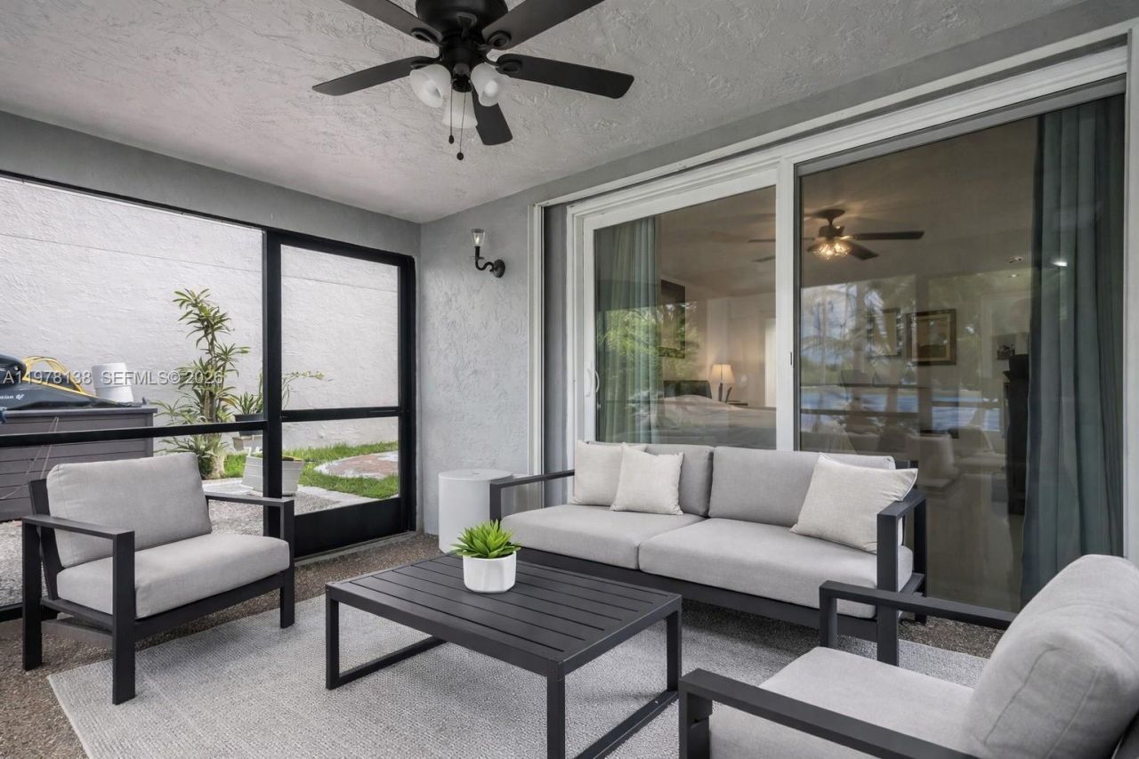 529 Lakeside Cir, Sunrise, FL 33326 Photo