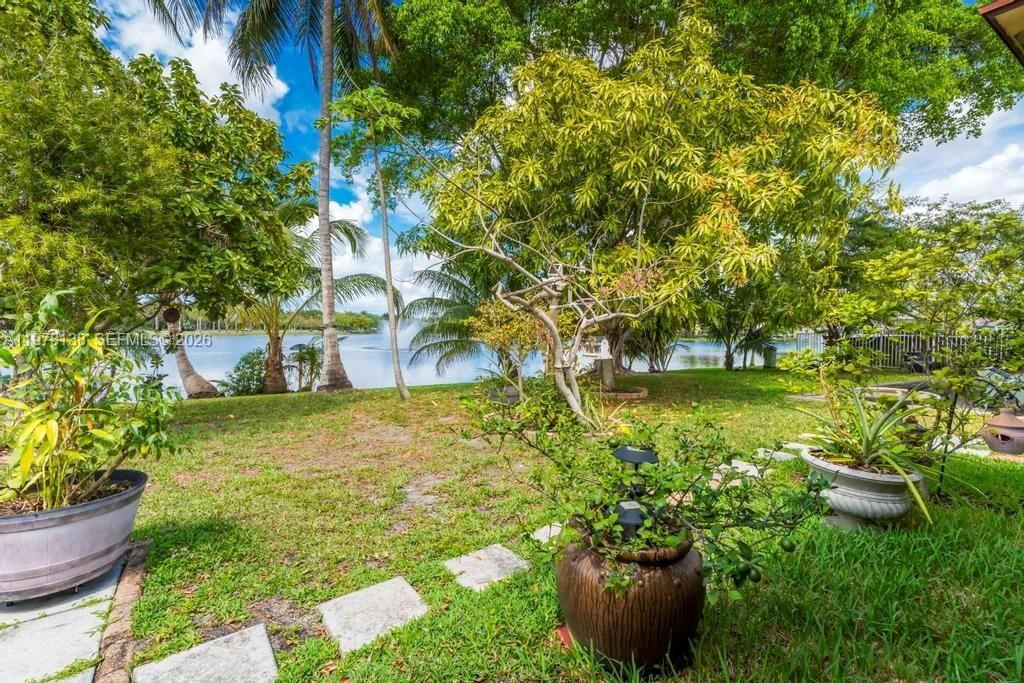 529 Lakeside Cir, Sunrise, FL 33326 Photo