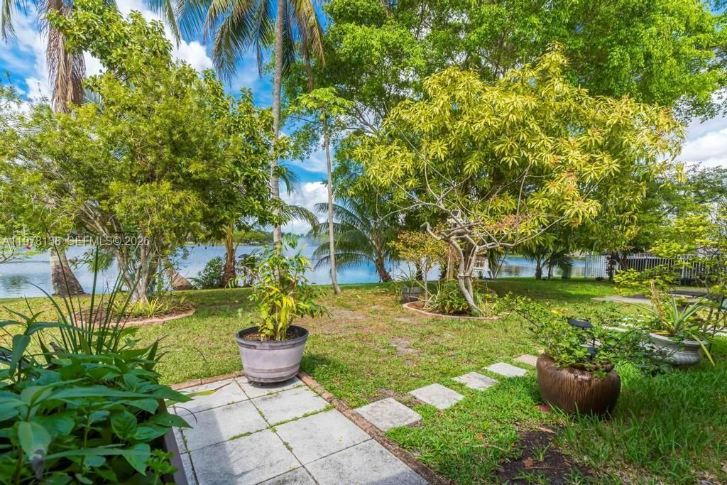 529 Lakeside Cir, Sunrise, FL 33326 Photo