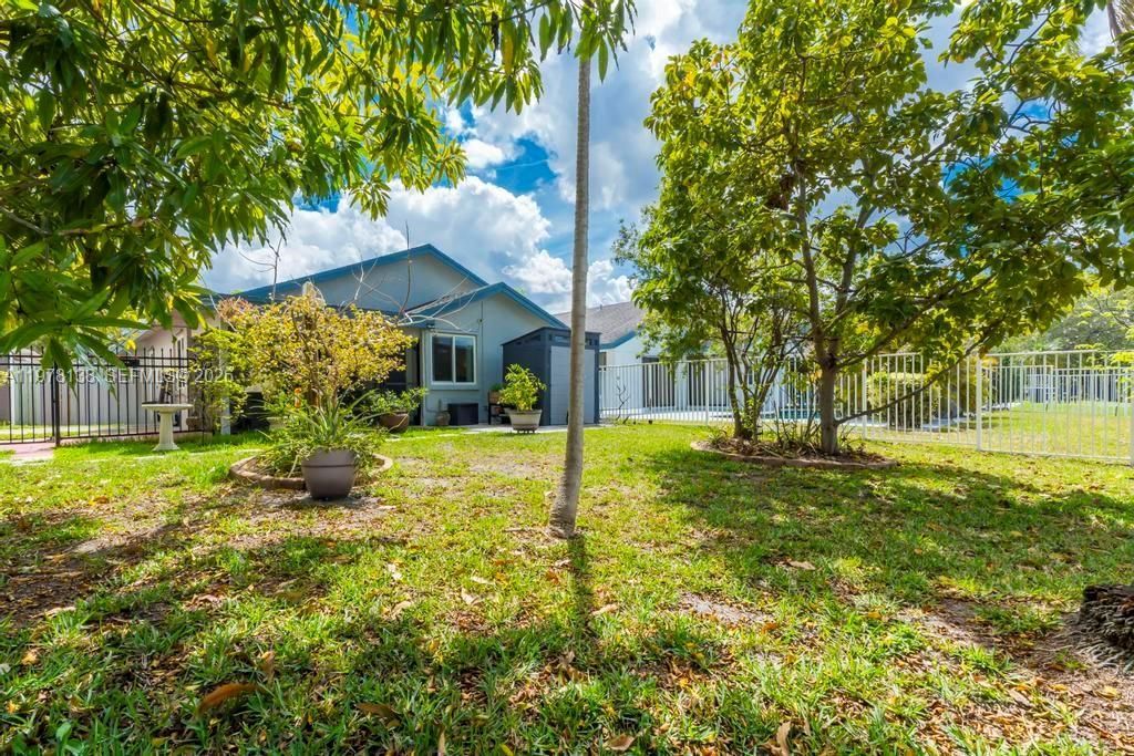 529 Lakeside Cir, Sunrise, FL 33326 Photo