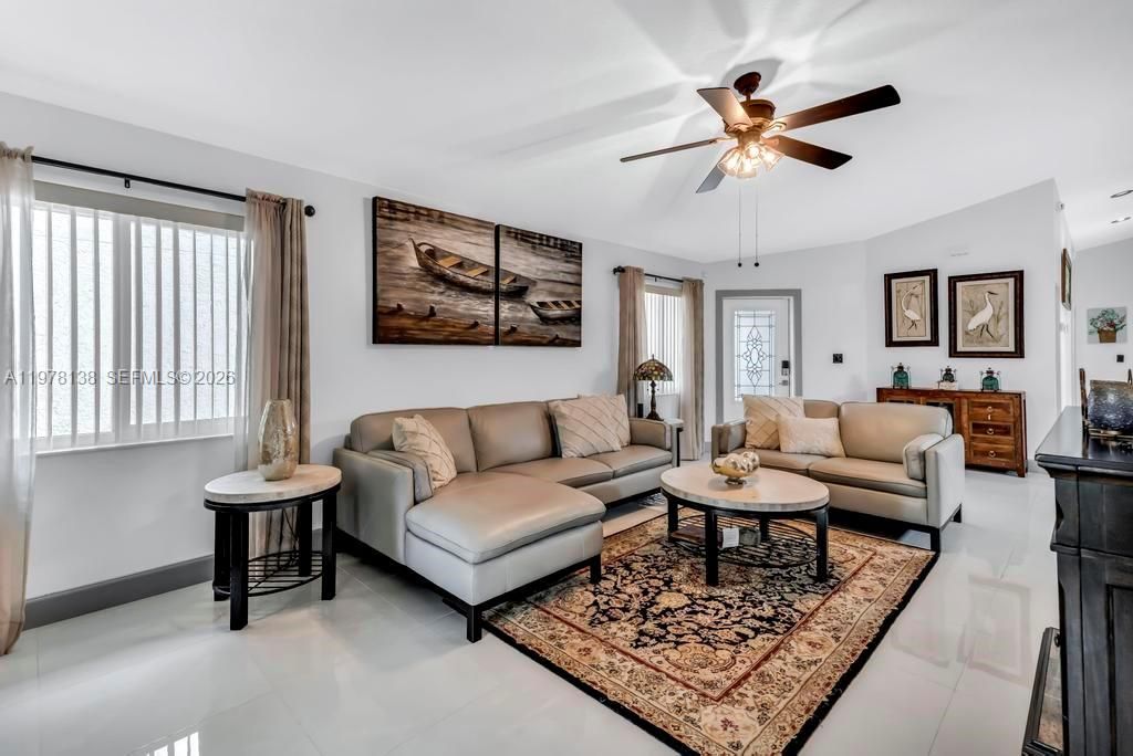 529 Lakeside Cir, Sunrise, FL 33326 Photo