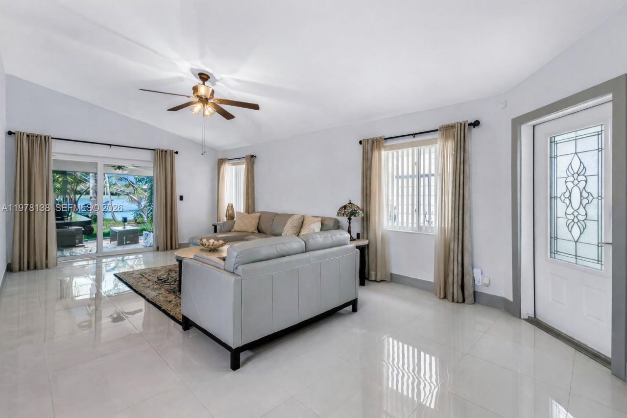 529 Lakeside Cir, Sunrise, FL 33326 Photo