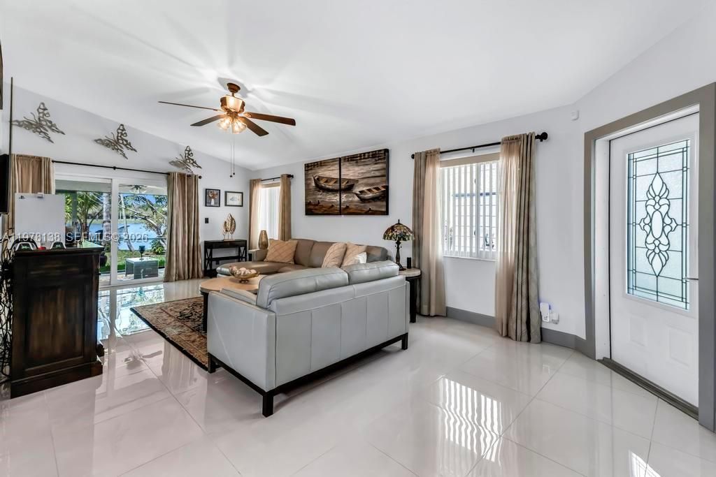 529 Lakeside Cir, Sunrise, FL 33326 Photo