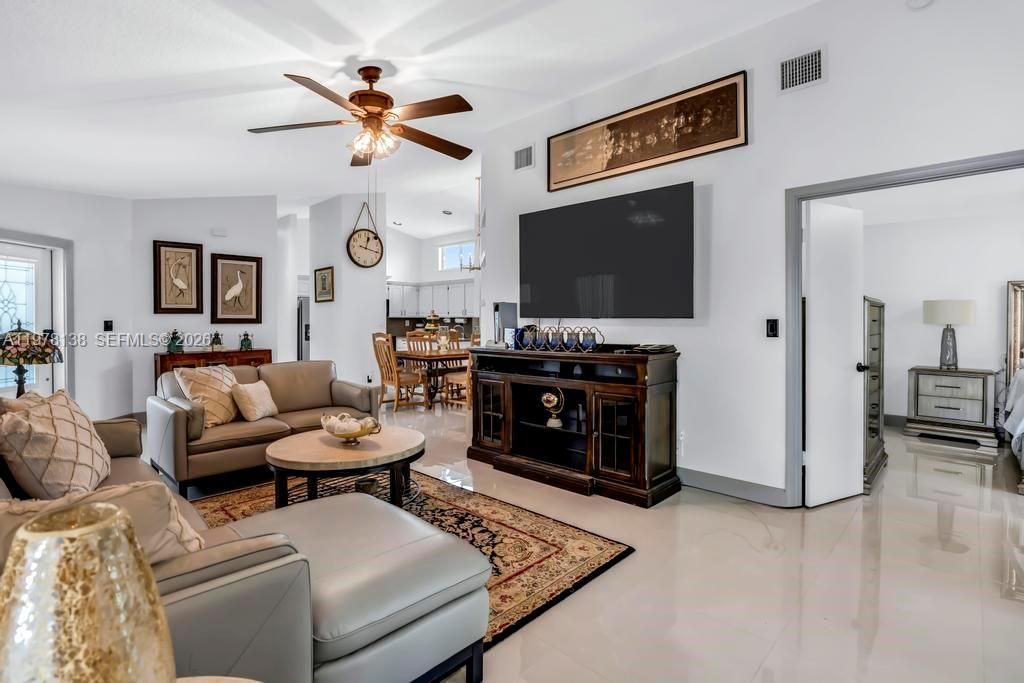 529 Lakeside Cir, Sunrise, FL 33326 Photo