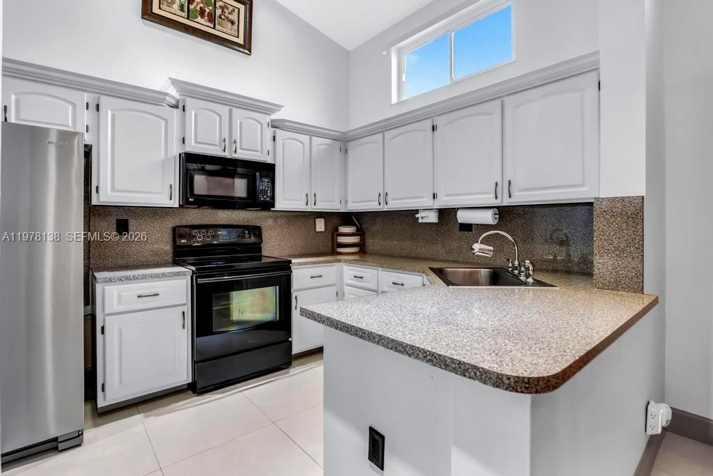 529 Lakeside Cir, Sunrise, FL 33326 Photo