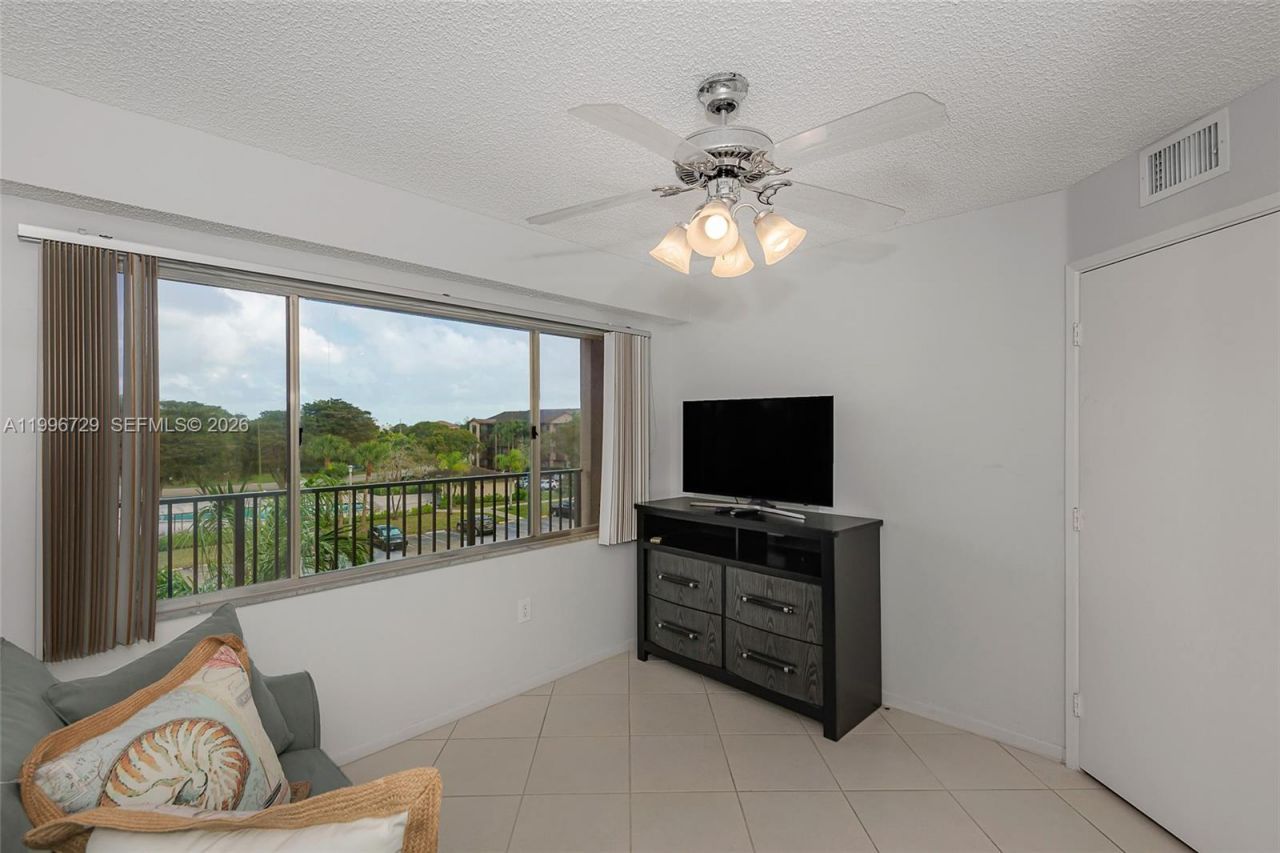 950 SW 138th Ave , Unit 409B, Pembroke Pines, FL 33027 Photo