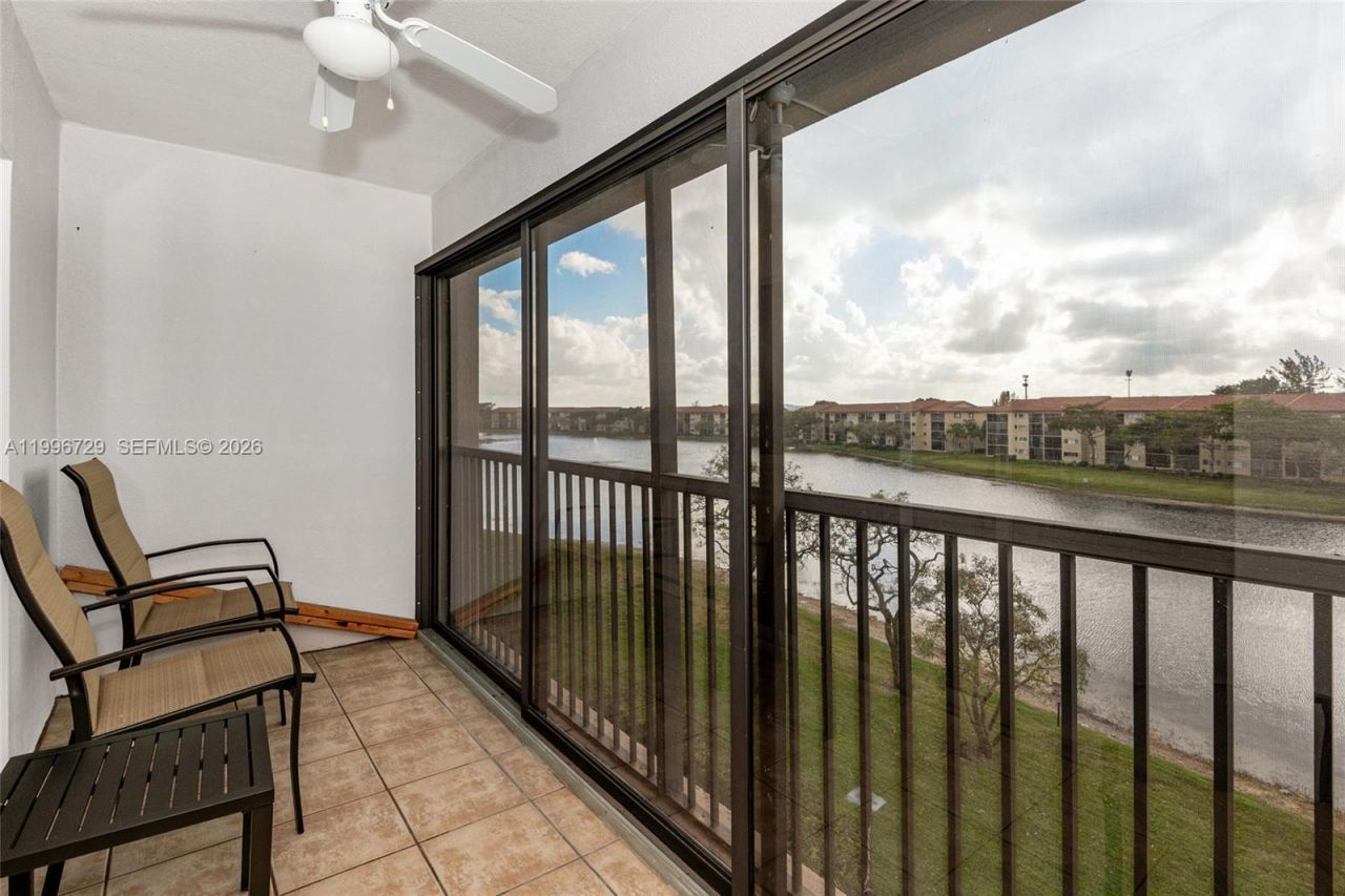 950 SW 138th Ave , Unit 409B, Pembroke Pines, FL 33027 Photo