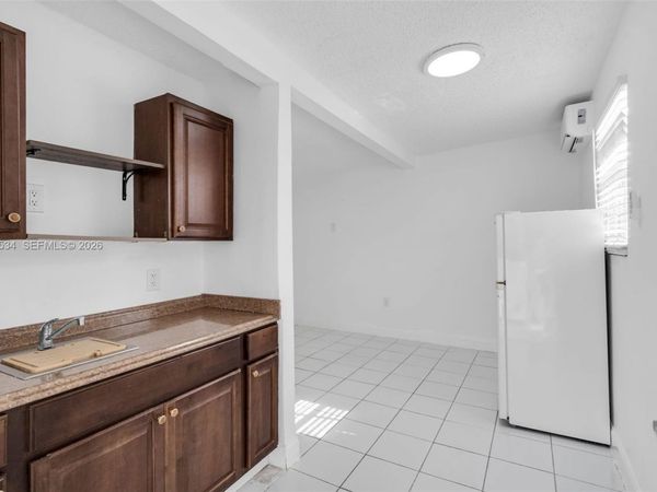 201 SW 51st Ct, Unit 3, Miami, FL 33134