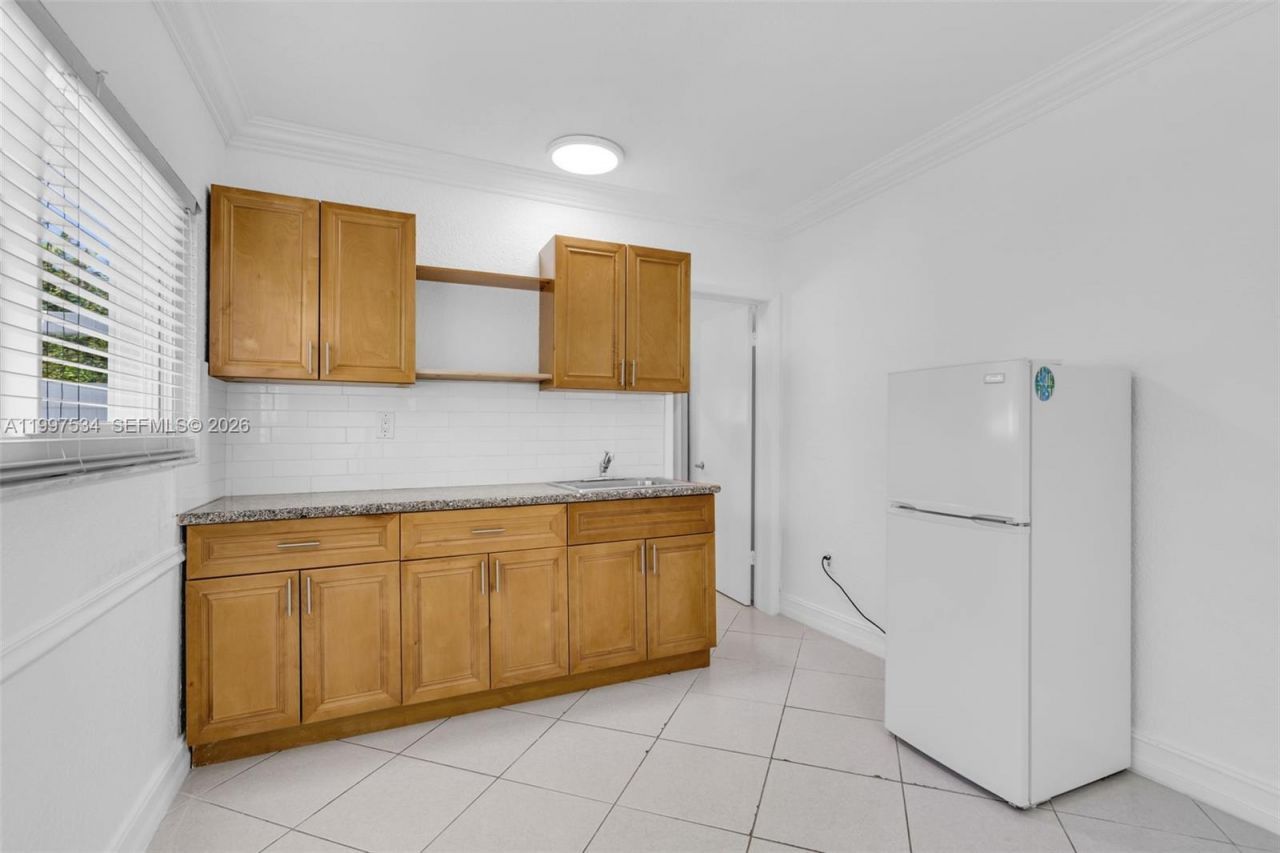 201 SW 51st Ct, Unit 3, Miami, FL 33134 Photo