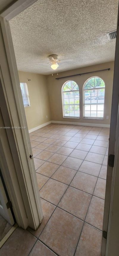 880 E 26th St, Hialeah, FL 33013 Photo