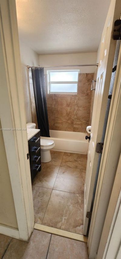 880 E 26th St, Hialeah, FL 33013 Photo