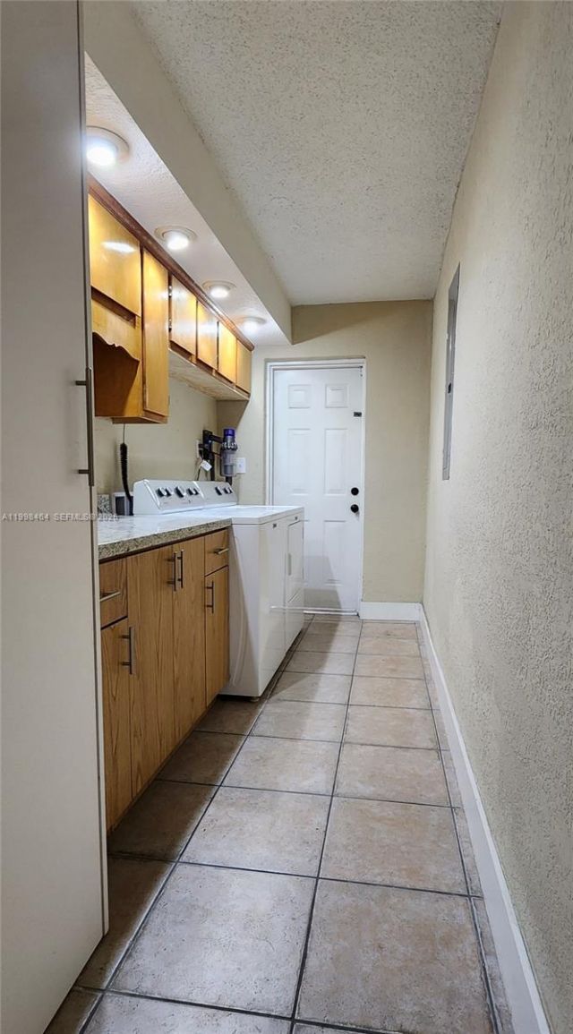 880 E 26th St, Hialeah, FL 33013 Photo
