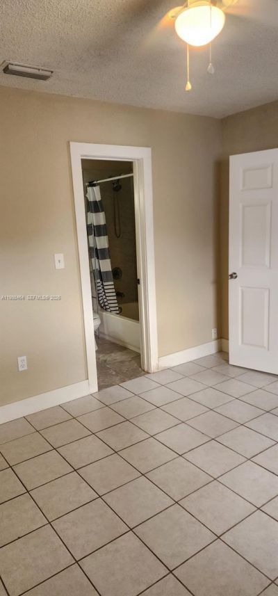 880 E 26th St, Hialeah, FL 33013 Photo