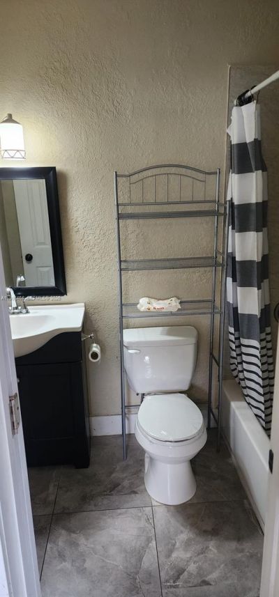 880 E 26th St, Hialeah, FL 33013 Photo