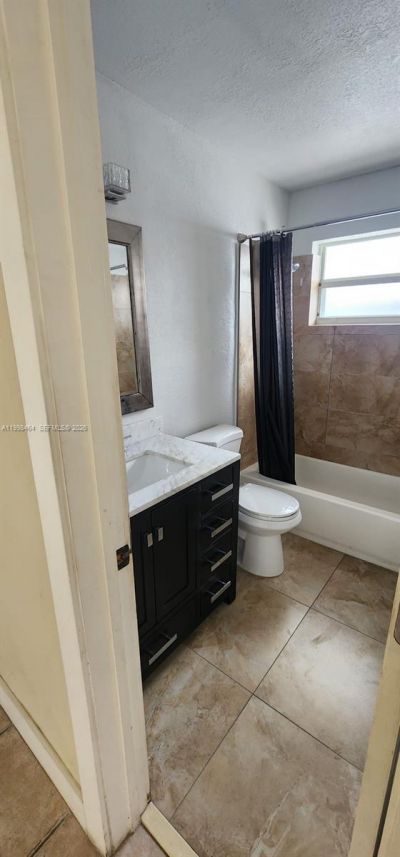 880 E 26th St, Hialeah, FL 33013 Photo