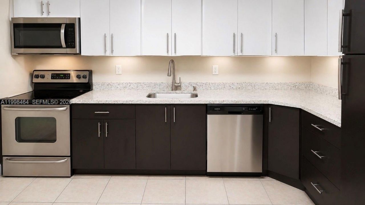 880 E 26th St, Hialeah, FL 33013 Photo