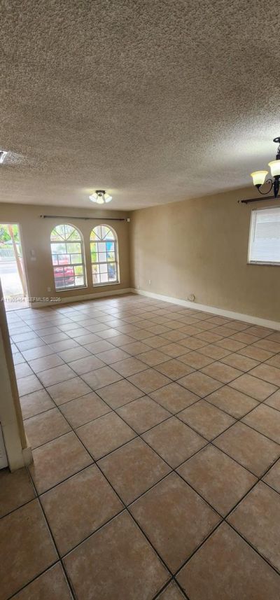 880 E 26th St, Hialeah, FL 33013 Photo