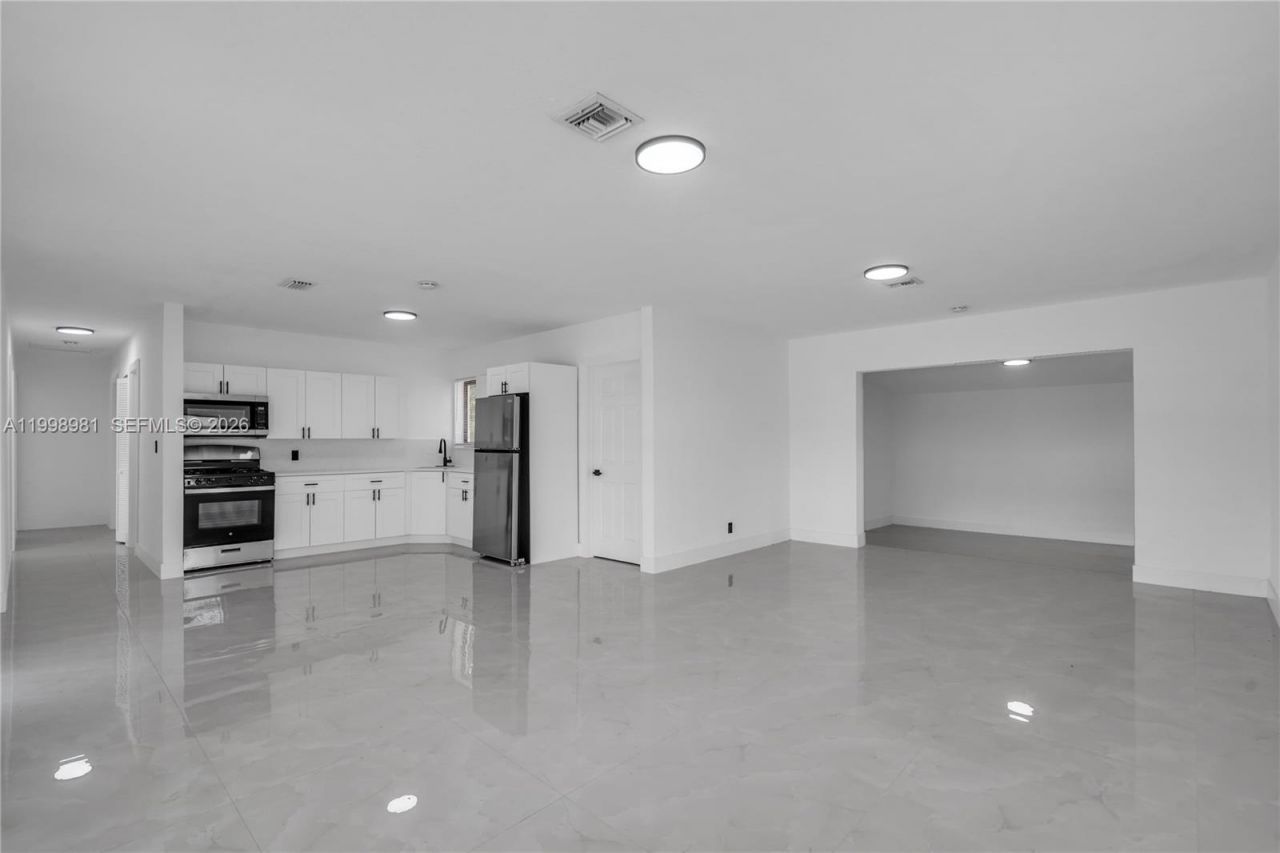 1000 NW 198th St, Miami Gardens, FL 33169 Photo