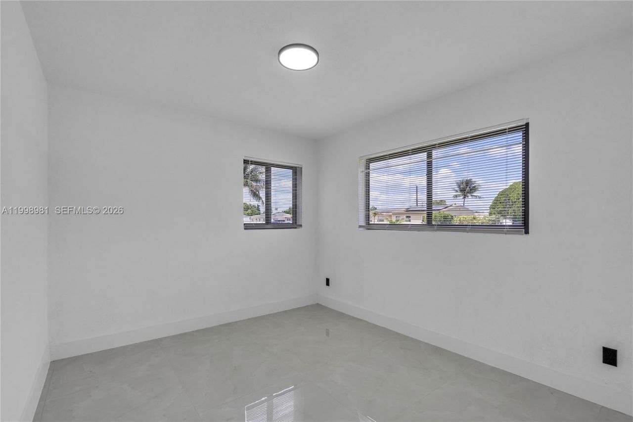 1000 NW 198th St, Miami Gardens, FL 33169 Photo