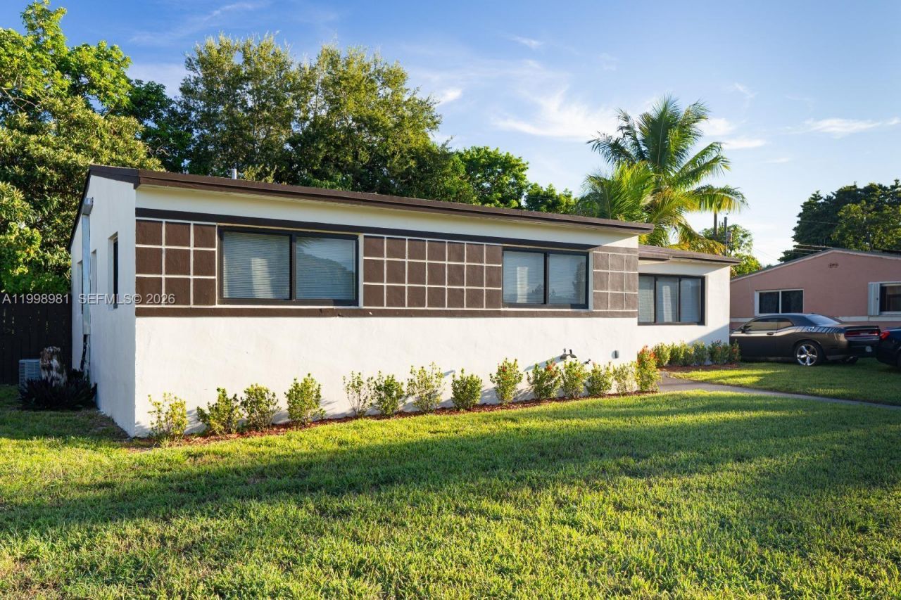 1000 NW 198th St, Miami Gardens, FL 33169 Photo