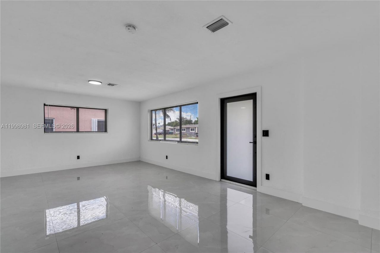 1000 NW 198th St, Miami Gardens, FL 33169 Photo
