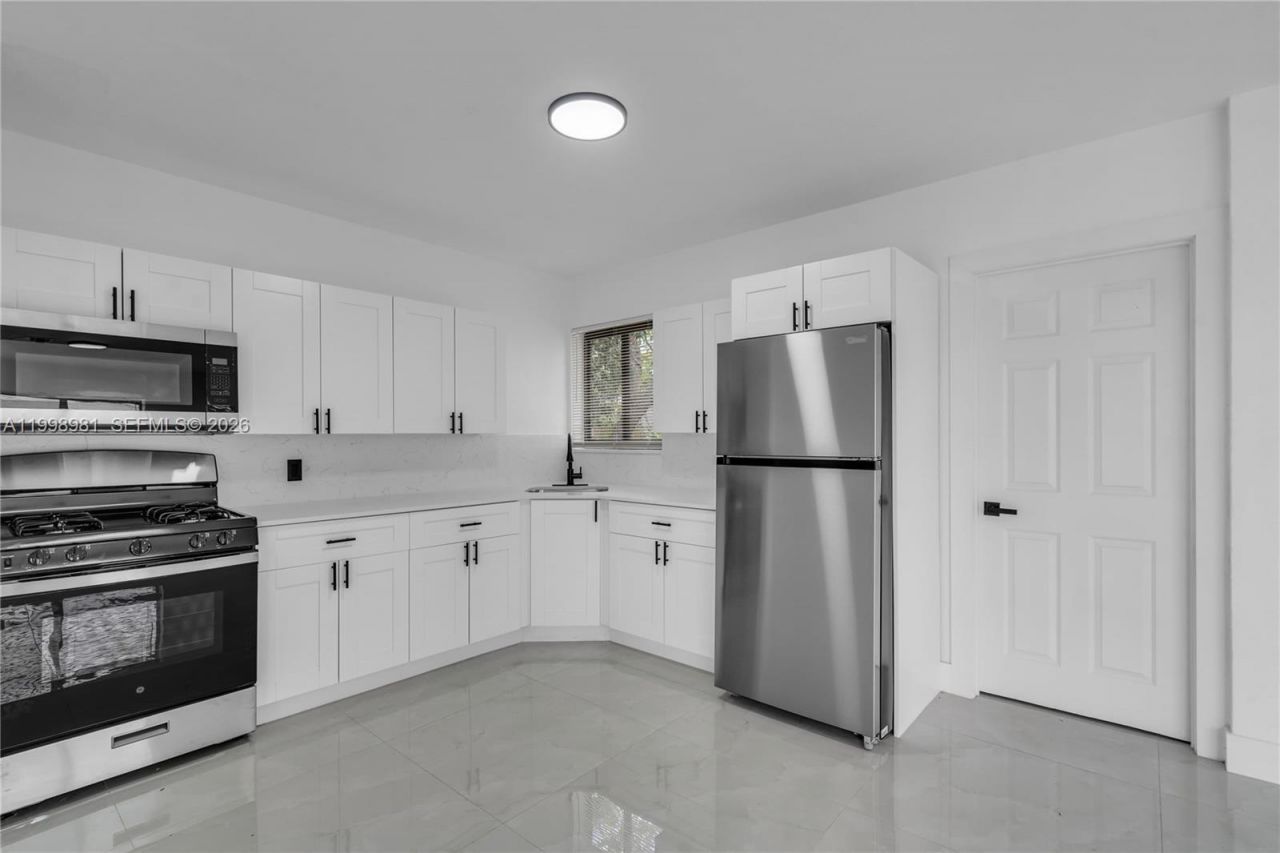 1000 NW 198th St, Miami Gardens, FL 33169 Photo