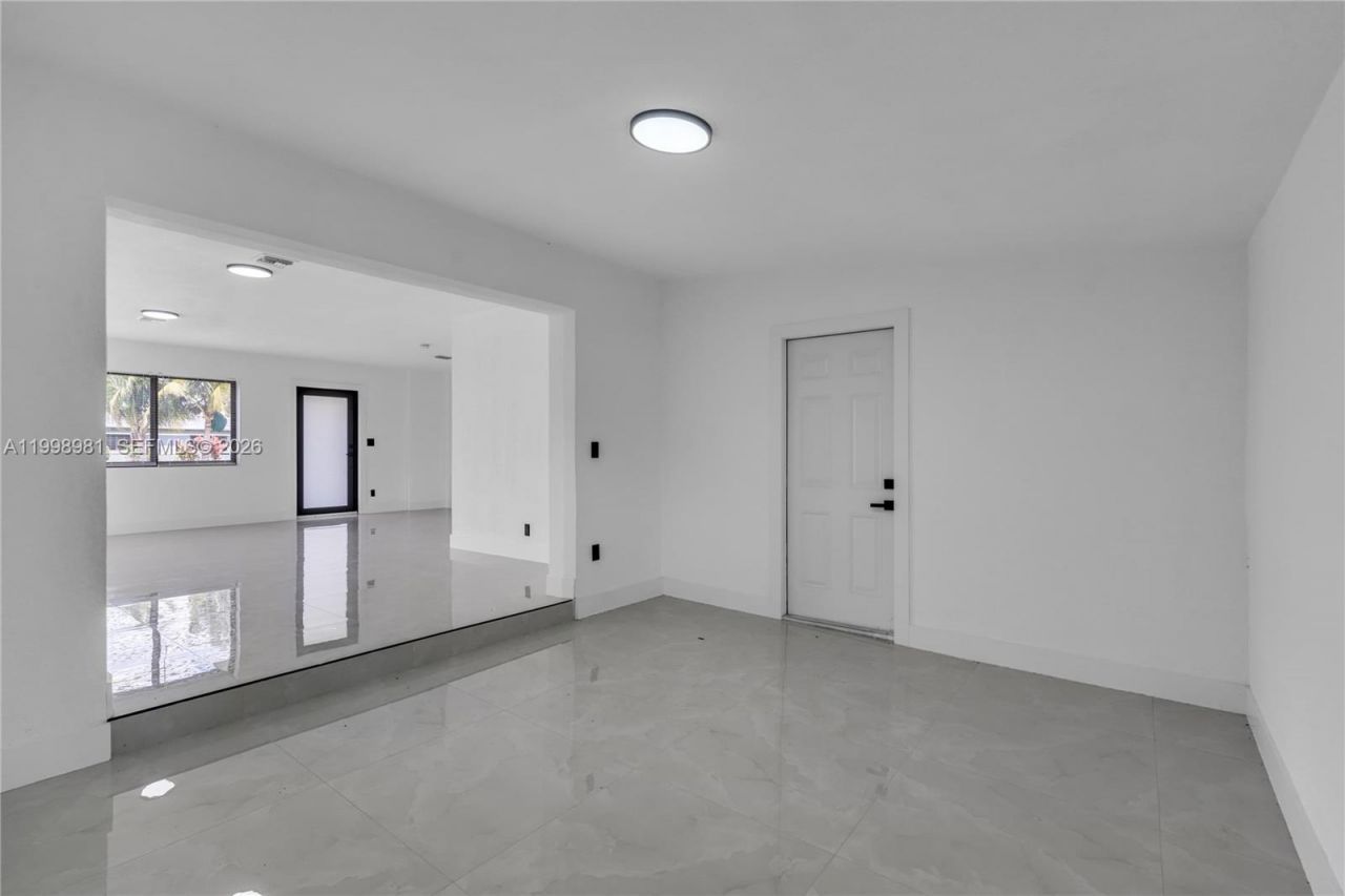 1000 NW 198th St , Miami Gardens, FL 33169 Photo