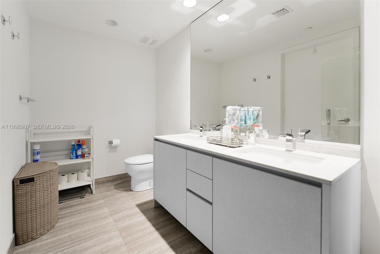1010 Brickell Ave, Unit 2906, Miami, FL 33131 Photo