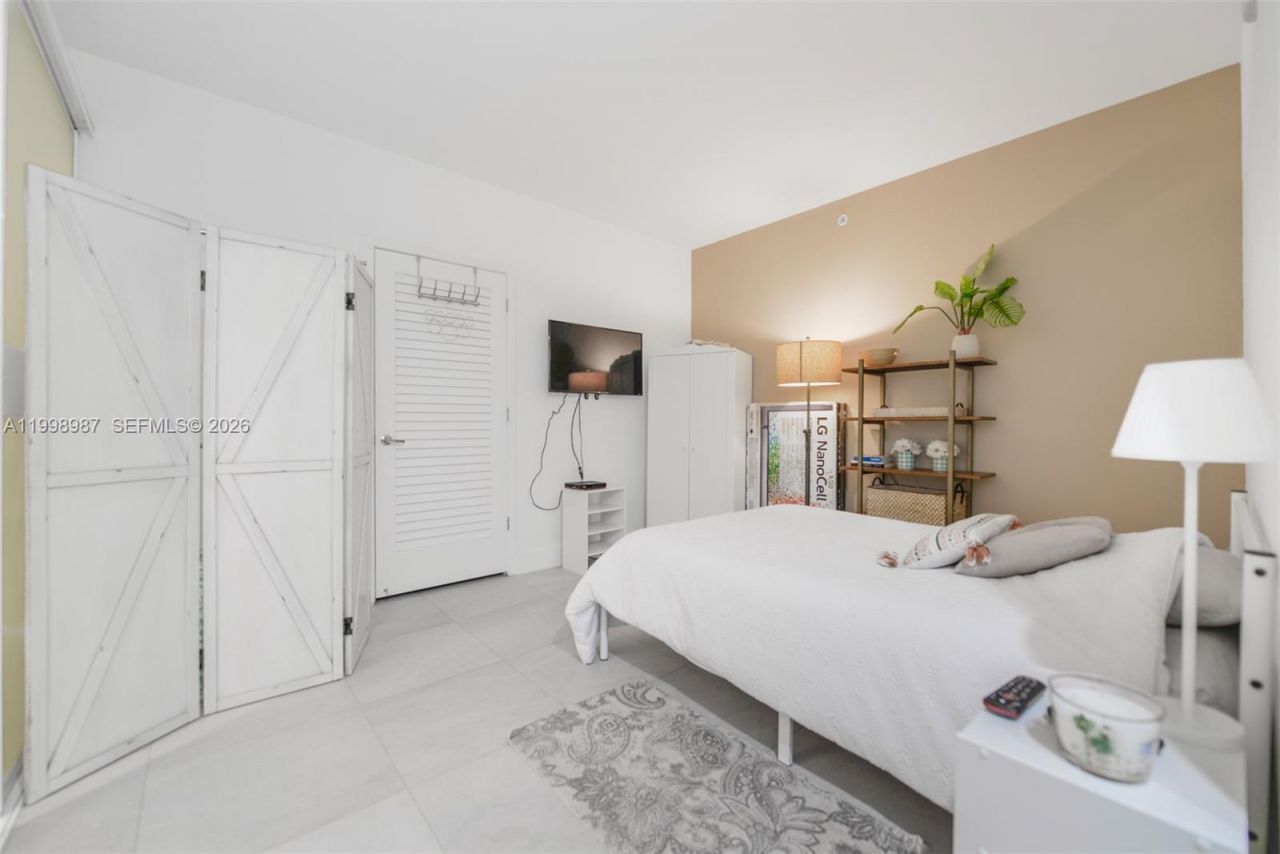 1010 Brickell Ave, Unit 2906, Miami, FL 33131 Photo